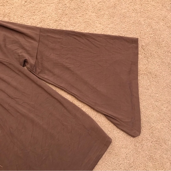 Kori America Off The Shoulder Top NEW Womens Size Small Mocha White Bell Sleeve - Picture 6 of 10